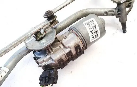 Peugeot 207 Wiper motor 0390241970
