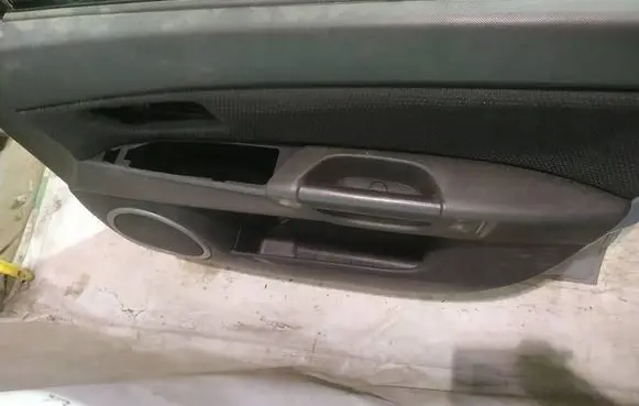 Mazda 3 I Front door card panel trim