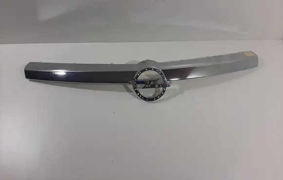 Front bumper upper radiator grill