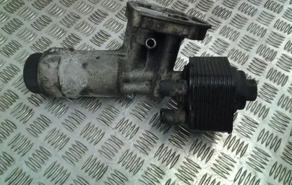 Audi A6 S6 C5 4B Oil filter mounting bracket 038115389C