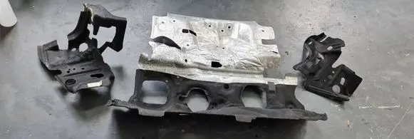Chrysler Pacifica Heat shield in engine bay 68225646AF