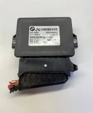 BMW 5 F10 F11 Hand brake control module 6799083 32620257A 0111740674