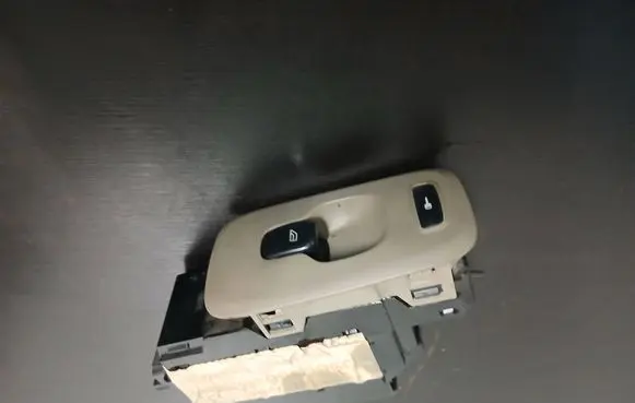 Volvo XC90 Electric window control switch 9401805
