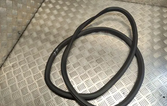 Opel Astra K Rear door rubber seal (on body) 39071822 360574169