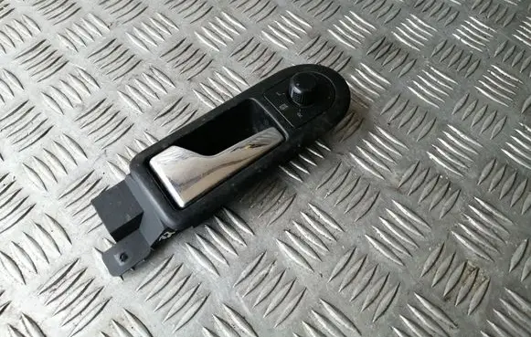 Volkswagen PASSAT B5 Front door interior handle 3B1837113