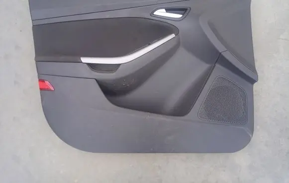 Ford Focus Front door card panel trim