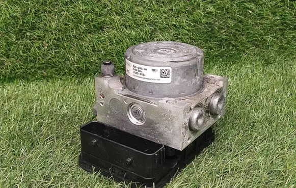 Ford Fusion II ABS Pump DG9C2C405AH 25022001194
