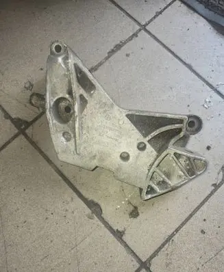 Skoda Superb B8 (3V) Engine mounting bracket 06J199207P