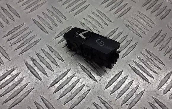 Mercedes-Benz C W204 Central locking switch button A2048706310