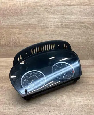 BMW 5 E60 E61 Speedometer (instrument cluster) 6945626 110080213 1591