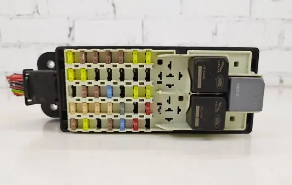 Jaguar F-Pace Fuse box set GX7314A067EA P00132441A