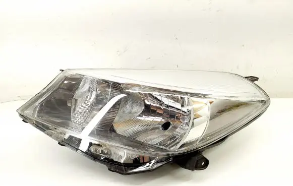 Toyota Yaris Headlight/headlamp
