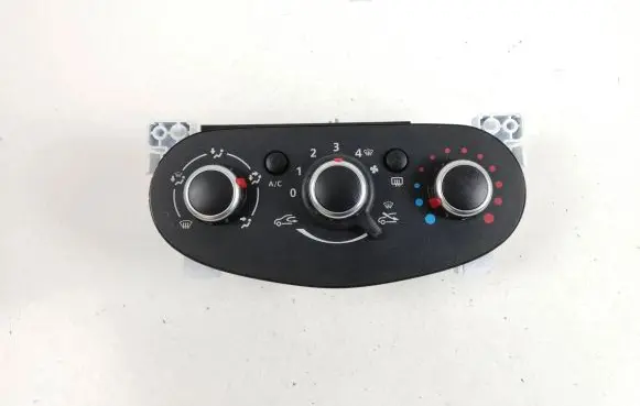 Dacia Sandero Climate control unit A42303400