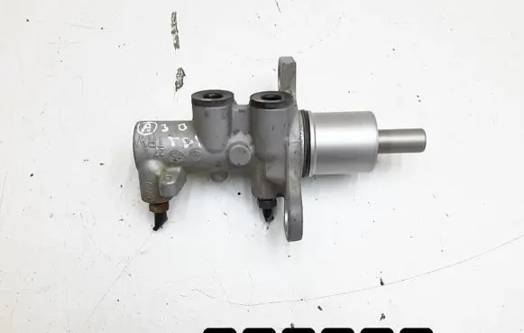 Audi A8 S8 D3 4E Master brake cylinder