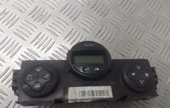 Renault Scenic II - Grand scenic II Interior fan control switch 8200501461