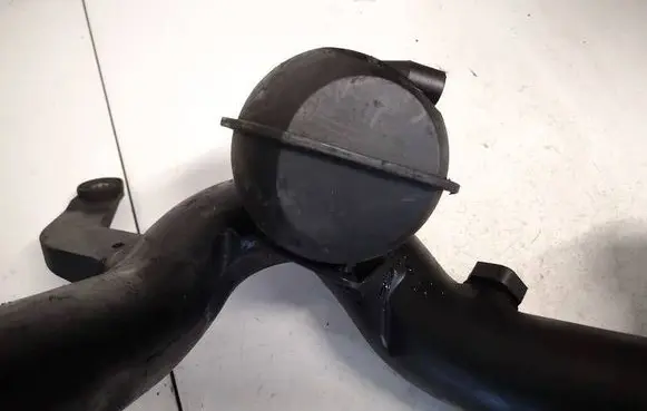 Vacuum air tank