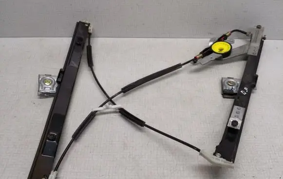 Ford Mondeo Mk III Front window lifting mechanism without motor