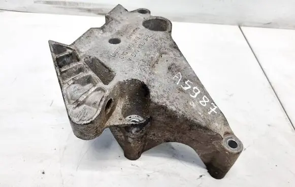Volkswagen Golf V Engine mounting bracket 03G199207A