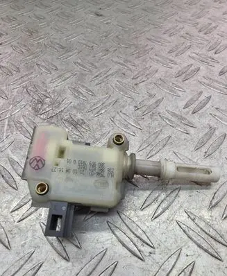 Volkswagen Phaeton Tailgate boot lock/latch motor 3B5827061C 3B0959781D