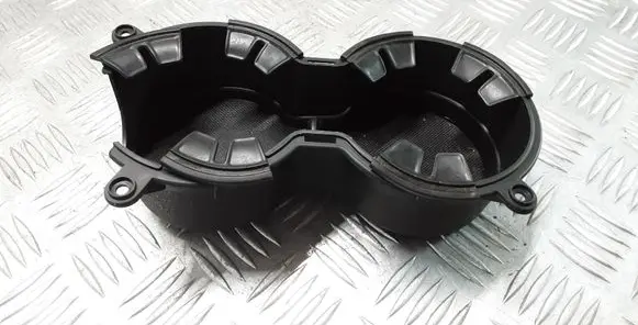 Cup holder front