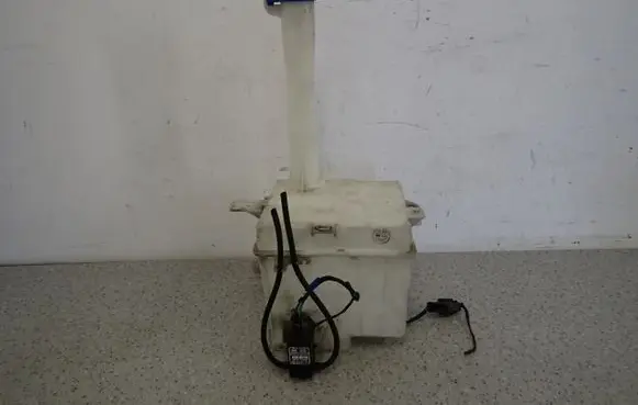 KIA Carens II Windshield washer fluid reservoir/tank