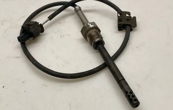 Mercedes-Benz E W211 Exhaust gas temperature sensor A0051531128