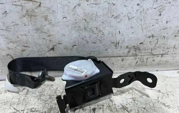 Opel Insignia A Rear seatbelt 13288436