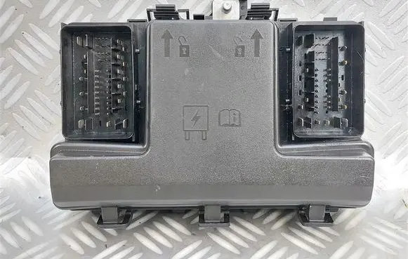 Ford Ranger Fuse module LB3T14D068CB