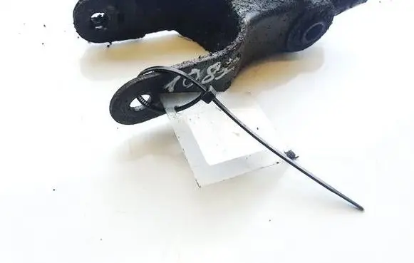 Citroen C8 Engine mounting bracket 