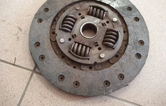 Mercedes-Benz Vito Viano W639 Clutch pressure plate A0012523205