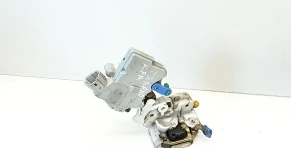 Nissan Terrano Front door lock