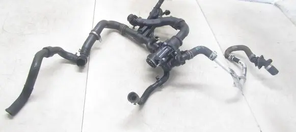 Mercedes-Benz C W205 Thermostat A2742003100