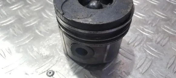 Piston