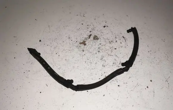 Citroen C5 Fuel injector supply line/pipe 