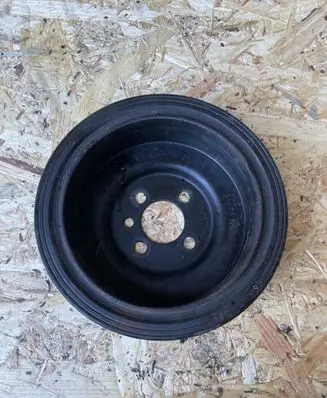 Volkswagen Golf V Crankshaft pulley 03G105243
