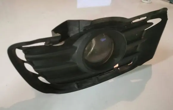 Mercedes-Benz C W204 Front fog light A2518200702 LE03A13 0305076001