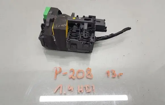 Peugeot 208 Fuse box set 9666232680