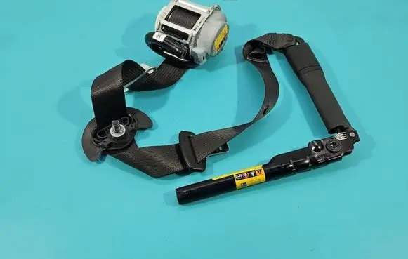 Opel Astra K Front seatbelt 39040718 IMPRK1528847