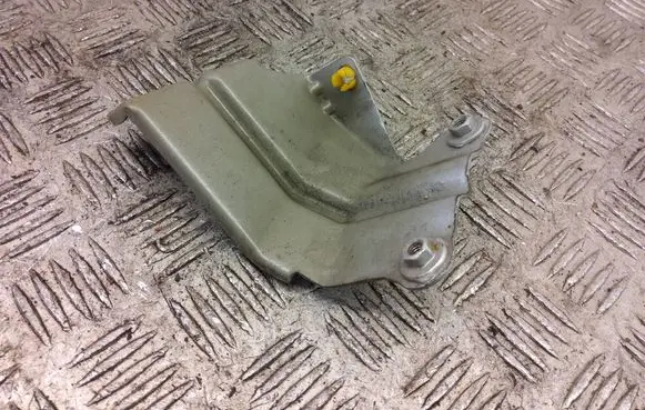 Chevrolet Captiva Fender mounting bracket