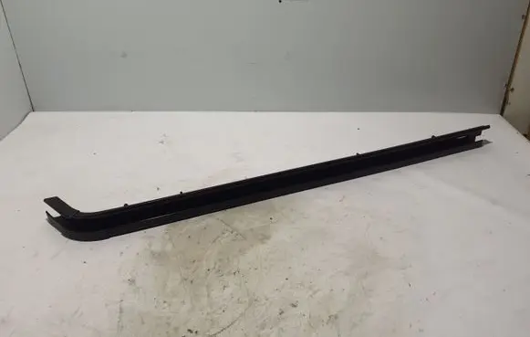 Renault Trafic III (X82) Sliding door middle roller runner 777606073R