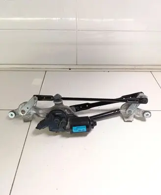 Front wiper linkage and motor
