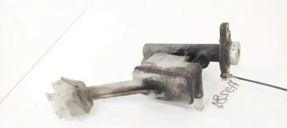 Nissan Primera Brake fluid reservoir 