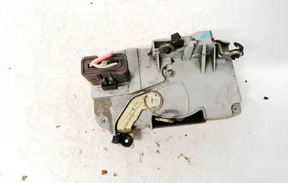 Peugeot 206 Front door lock