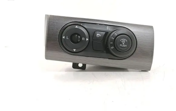 Chevrolet Captiva Light switch