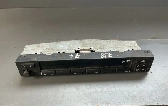 Radio/CD/DVD/GPS head unit
