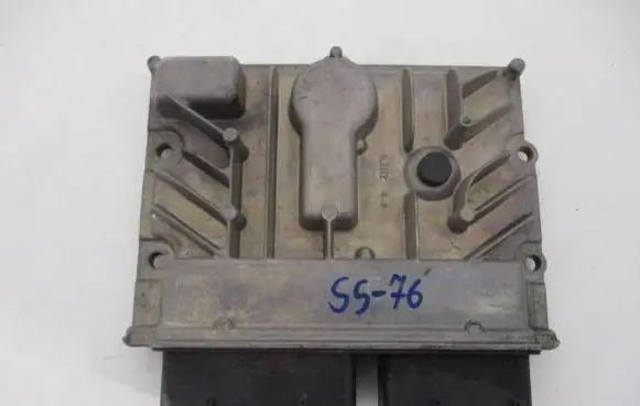 Opel Astra J Engine control unit/module 55588354