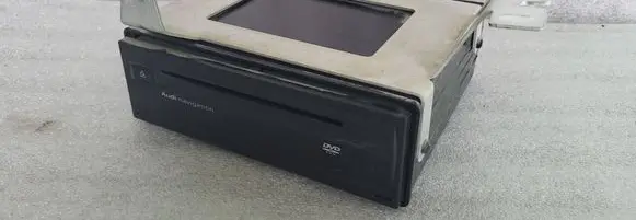 Audi A8 S8 D3 4E Navigation unit CD/DVD player 4E0919977
