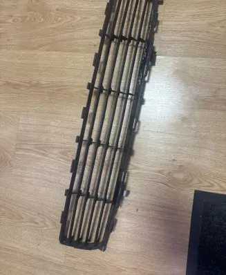 Toyota Auris 150 Front bumper lower grill