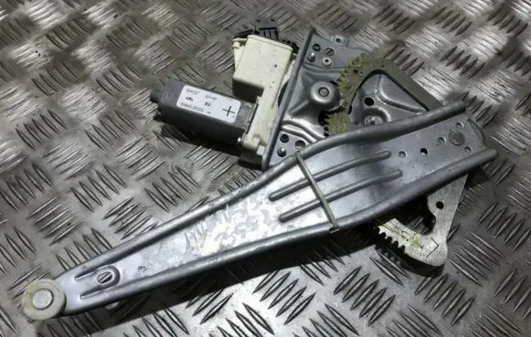 Toyota Avensis T250 Sliding door window regulator with motor