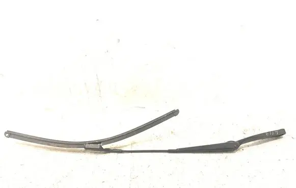 Volkswagen Polo IV 9N3 Front wiper blade arm